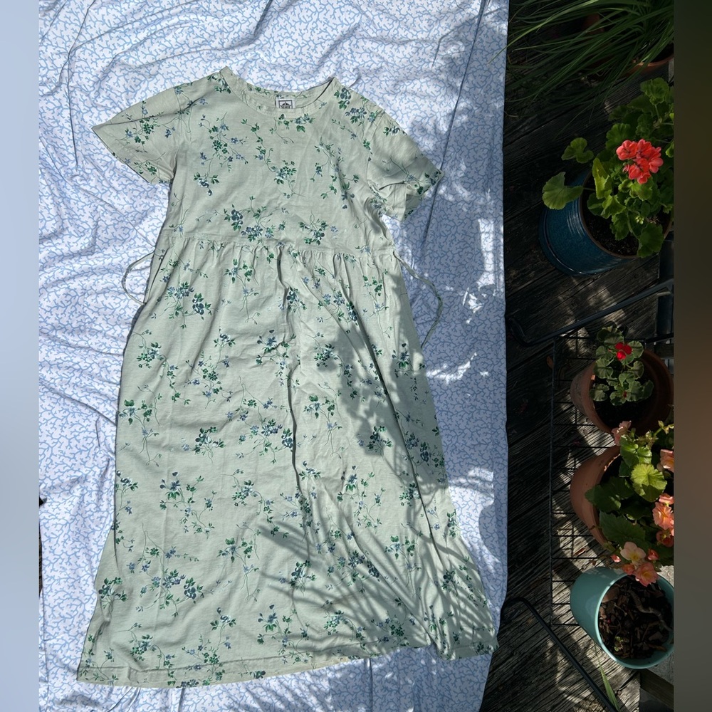 Vintage Cottage Core Green Floral Babydoll T-shirt Maxi Dress, CMI, size medium